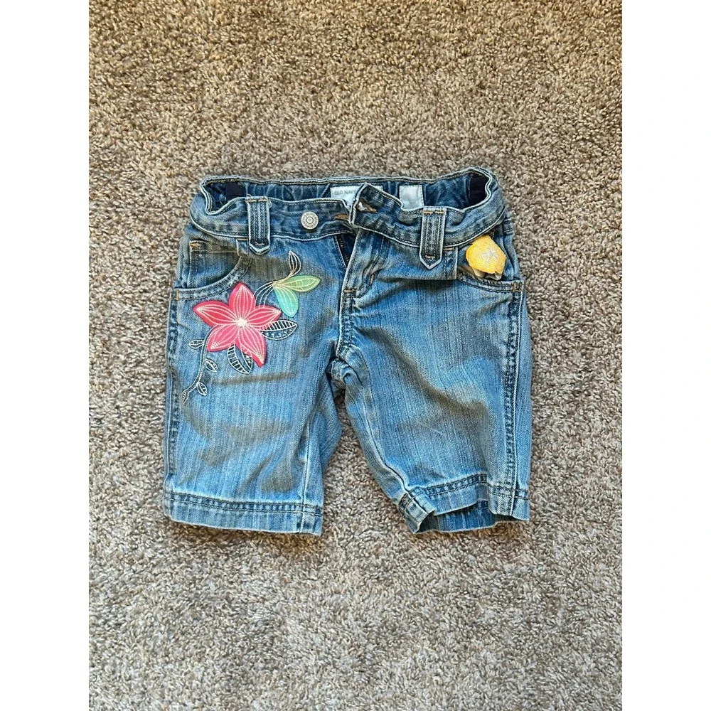 Old Navy Girls Blue Denim Floral Embroidered Shorts I Light Wash I Size 7